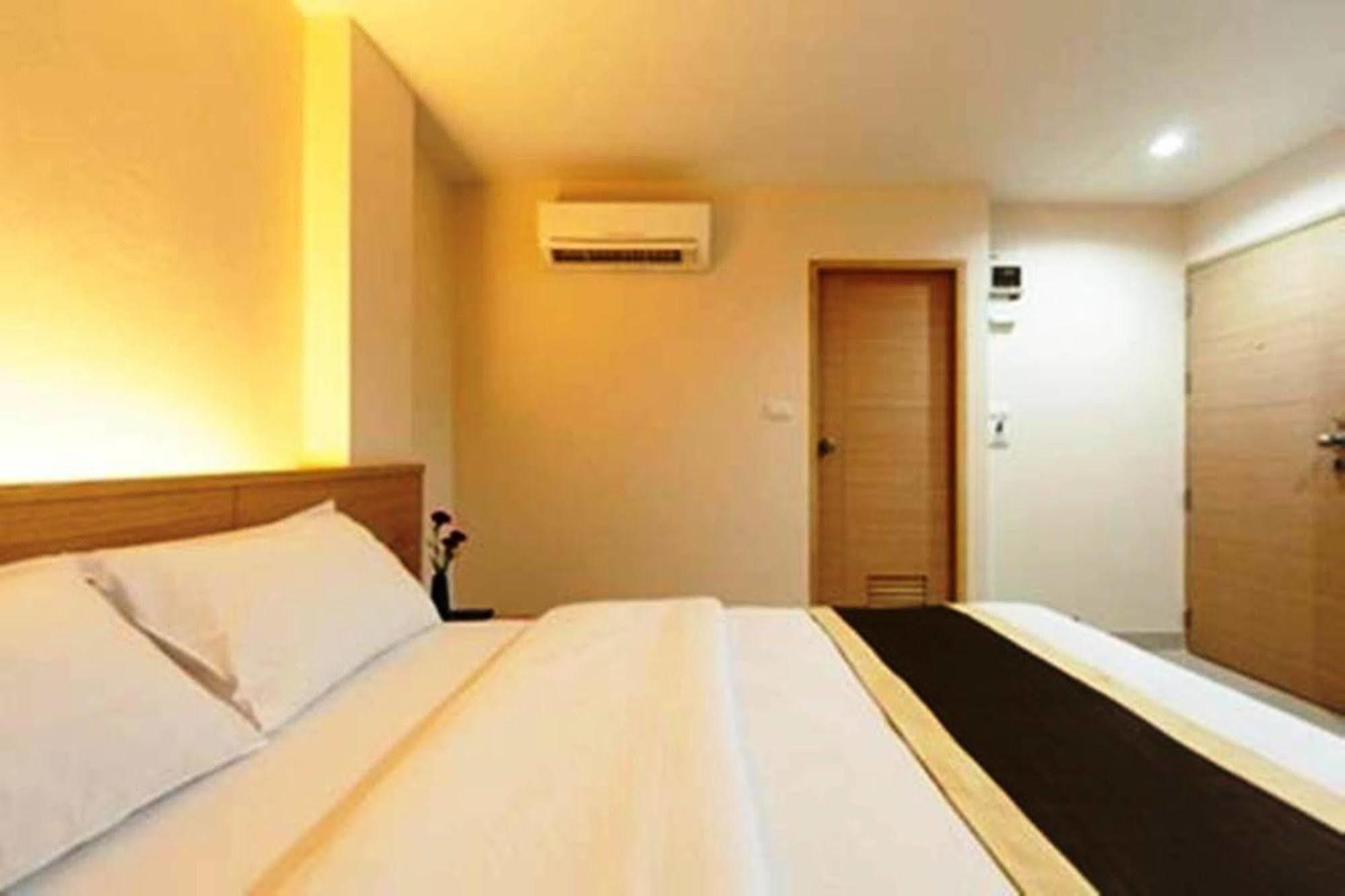 Gateway Hotel Pratunam Bangkok Exterior foto